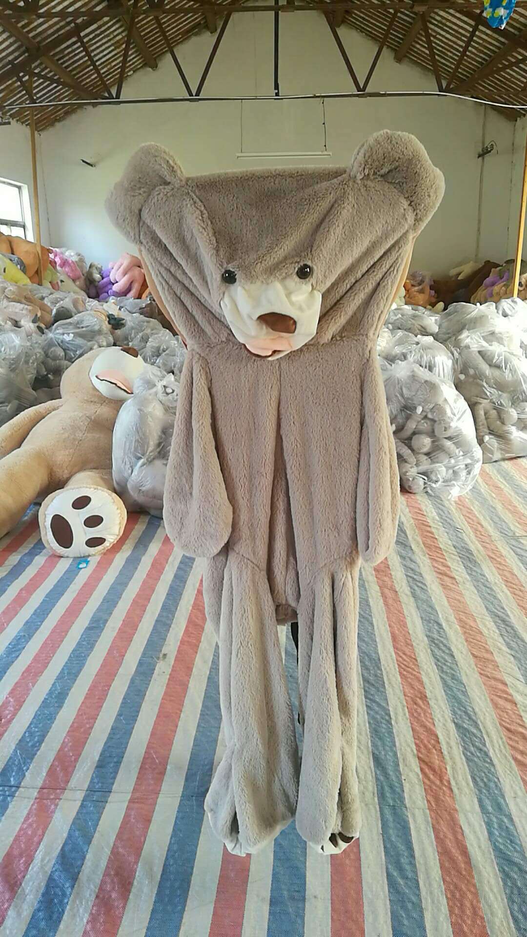 Ours en peluche géant – vue 3