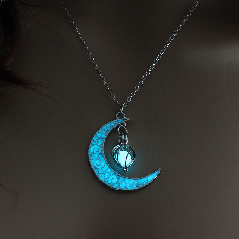 Collier pendentif lumineux argenté – vue 1