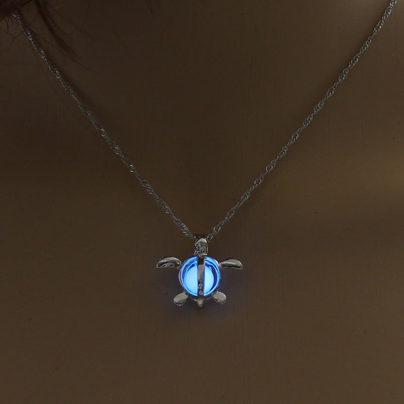 Collier lune en pierre lumineuse – vue 3